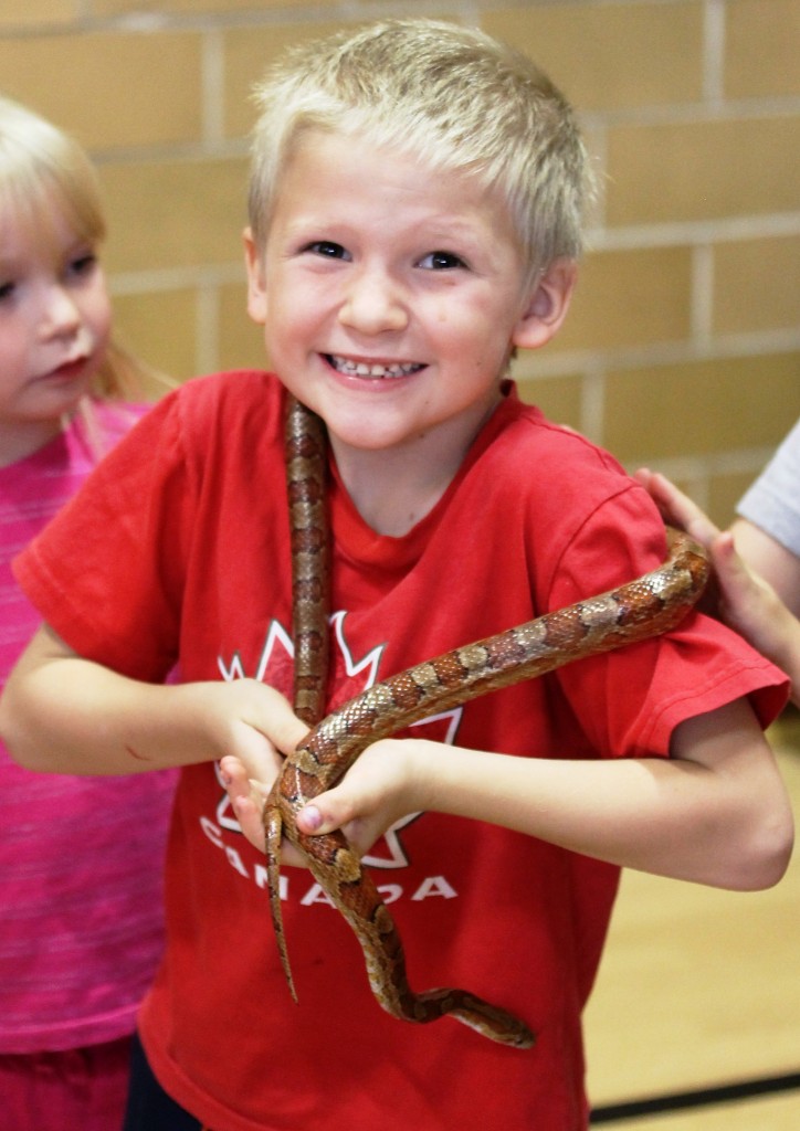 Boy with cornsnake (2)